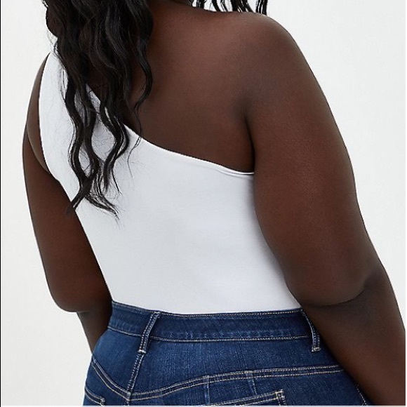 Tank Top host pick ๐๐๐ - Picture 3 of 6